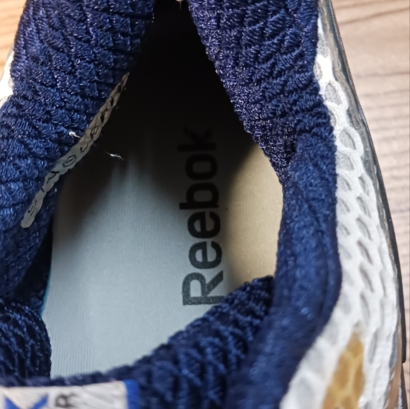 Reebox - Picture 10 of 14